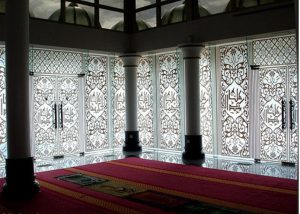 130 توجه توریست‌ها به مسجد شیشه‌ای در مالزی