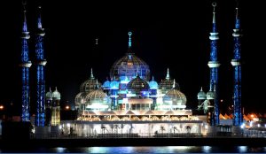 160 توجه توریست‌ها به مسجد شیشه‌ای در مالزی