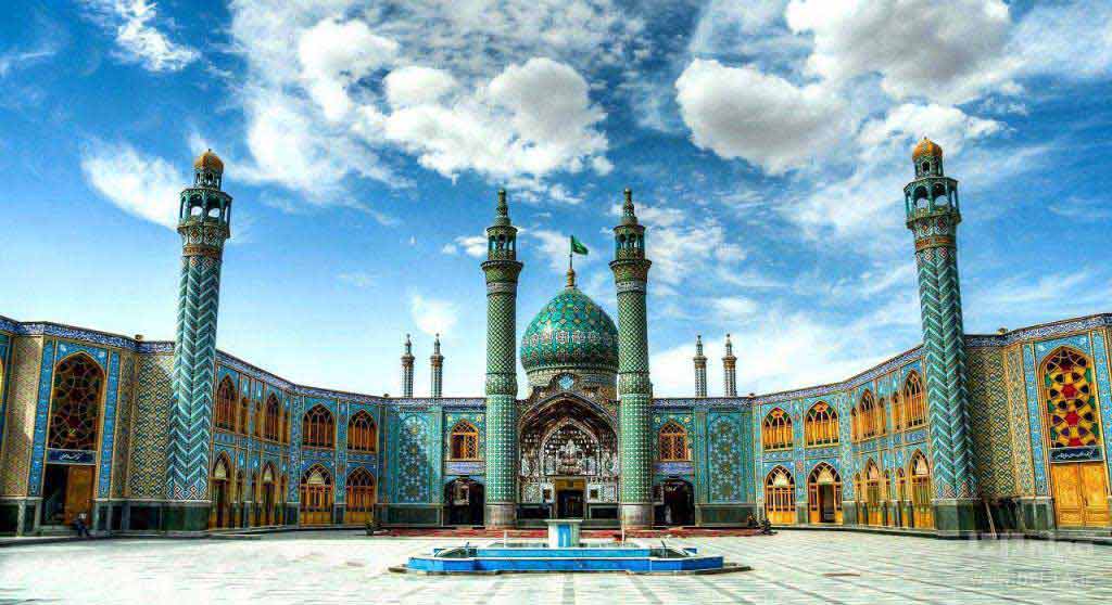 امامزاده هلال بن علی اران و بیدگل باور کنید یا نه، اینجا ایران است!