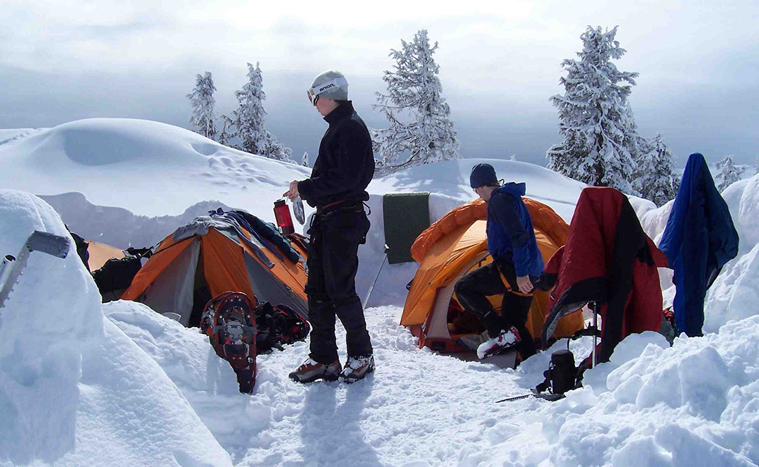 کمپ در کوهستان