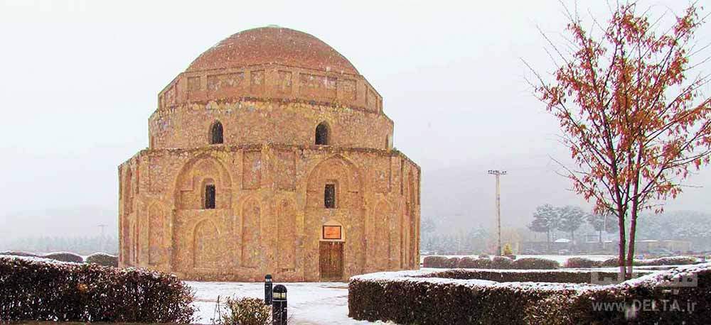 گنبد جبلیه در زمستان کرمان