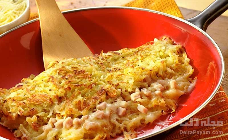 طرز-تهیه-املت-کالباس-پنیری