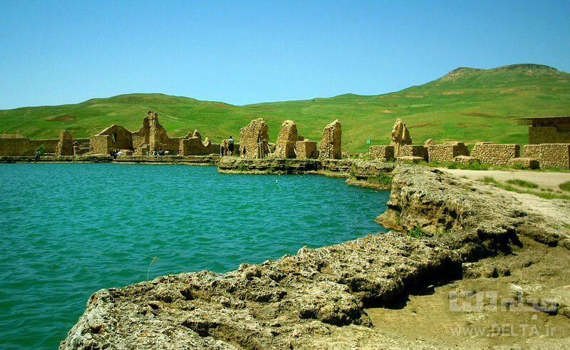 دریاچه تخت سلیمان تکاب