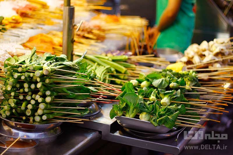 ناهار در یکی از خیابان‌ های معروف دانستنی های سفر به کوالالامپور 