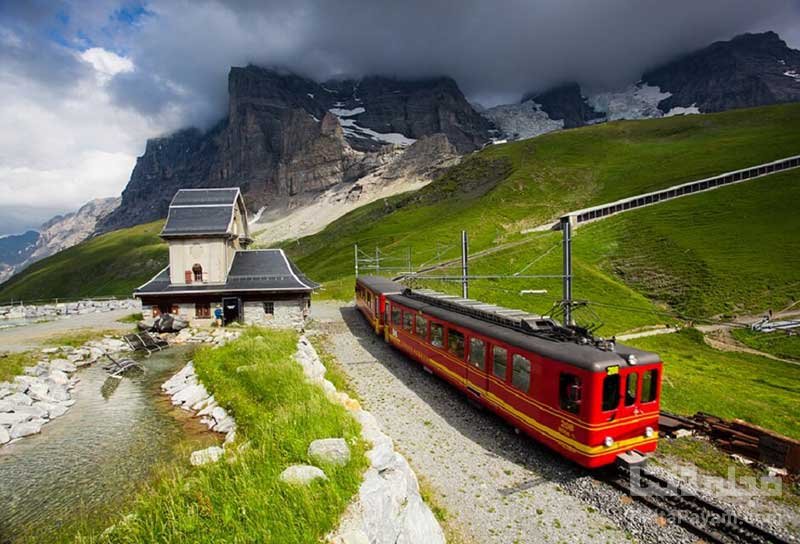 قطار سنت موریتز سوئیس