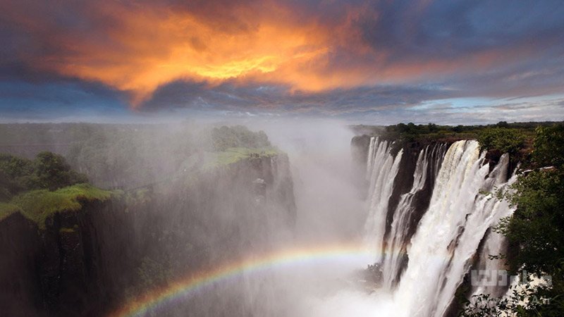 آبشار ویکتوریا، یکی از زیباترین مکان های گردشگری با آمار بالای خودکشی