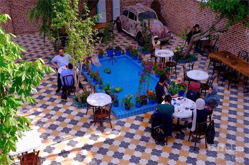 0cs کافه‌های روباز تهران، فرصتی برای دیدارهای دوستانه