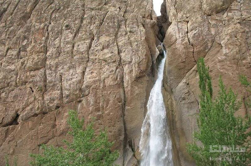 آبشار هزار چشمه در اصفهان
