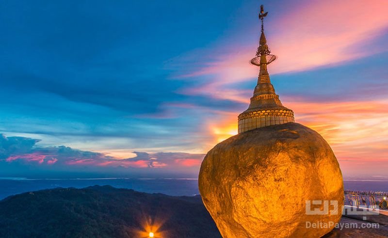 صخره طلایی در میانمار