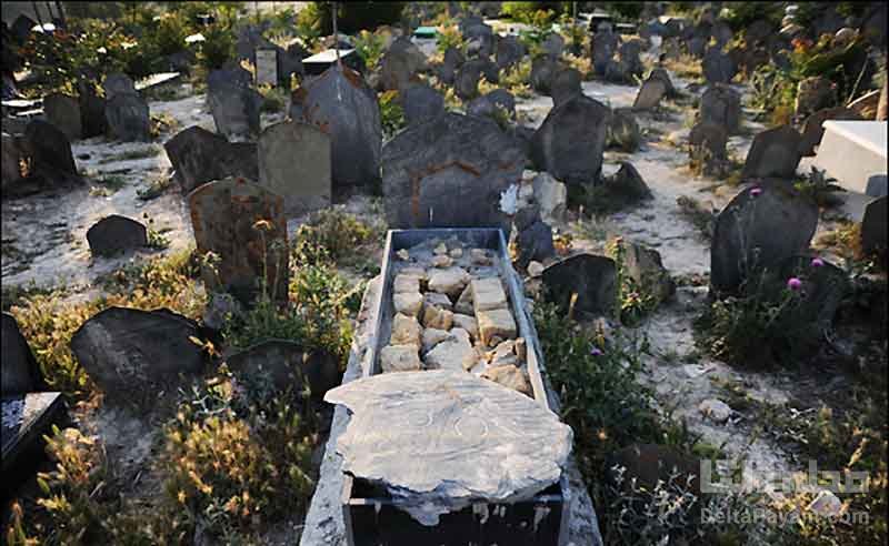قبرستان قدیمی در مازندران
